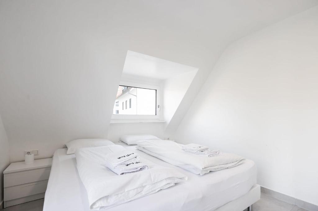 Postel nebo postele na pokoji v ubytování Rooms by StayStay I 24 Hours Check-In