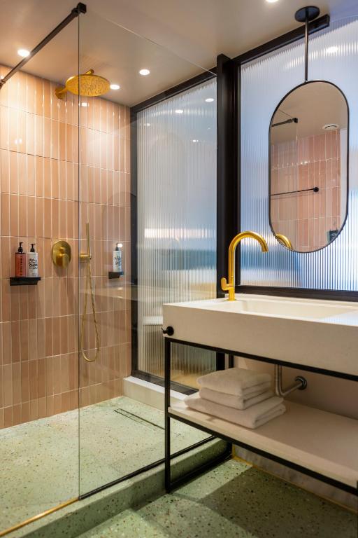 L'Avventura Athens - Resim 44