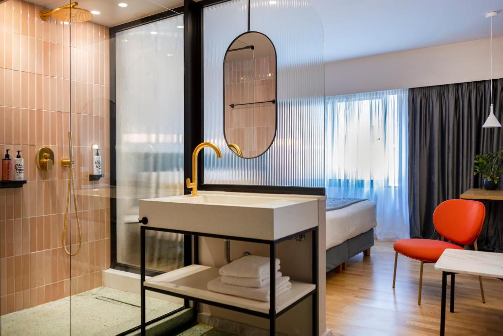 L'Avventura Athens - Resim 41