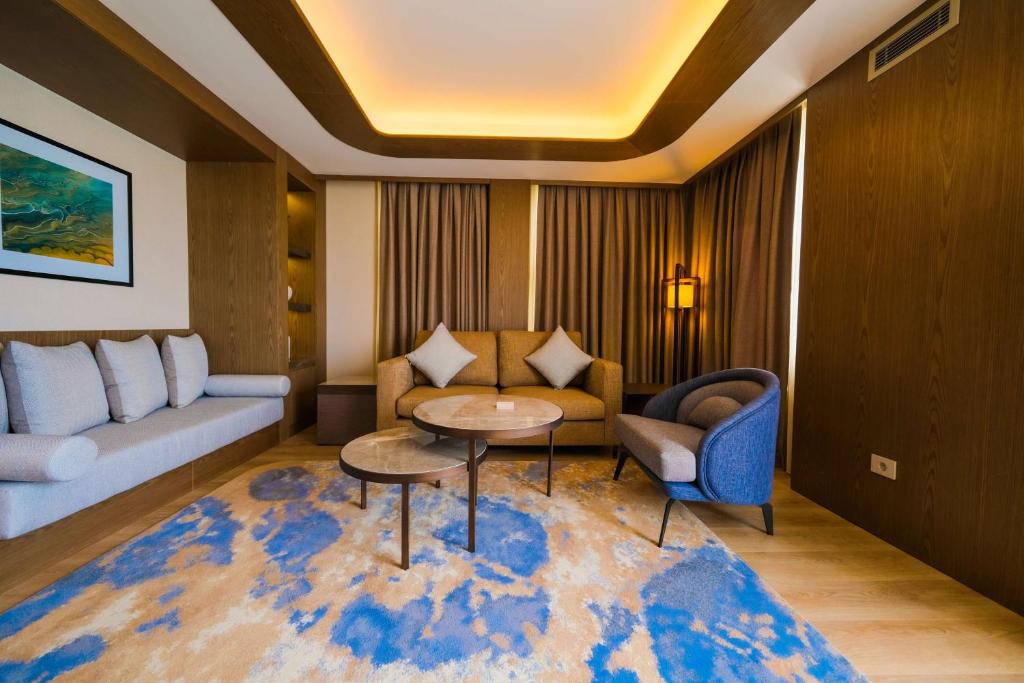 A seating area at Radisson Hotel Istanbul Sultanahmet