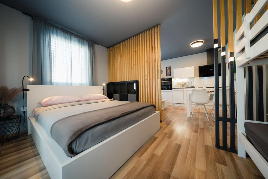 Cosy apartmentにあるベッド