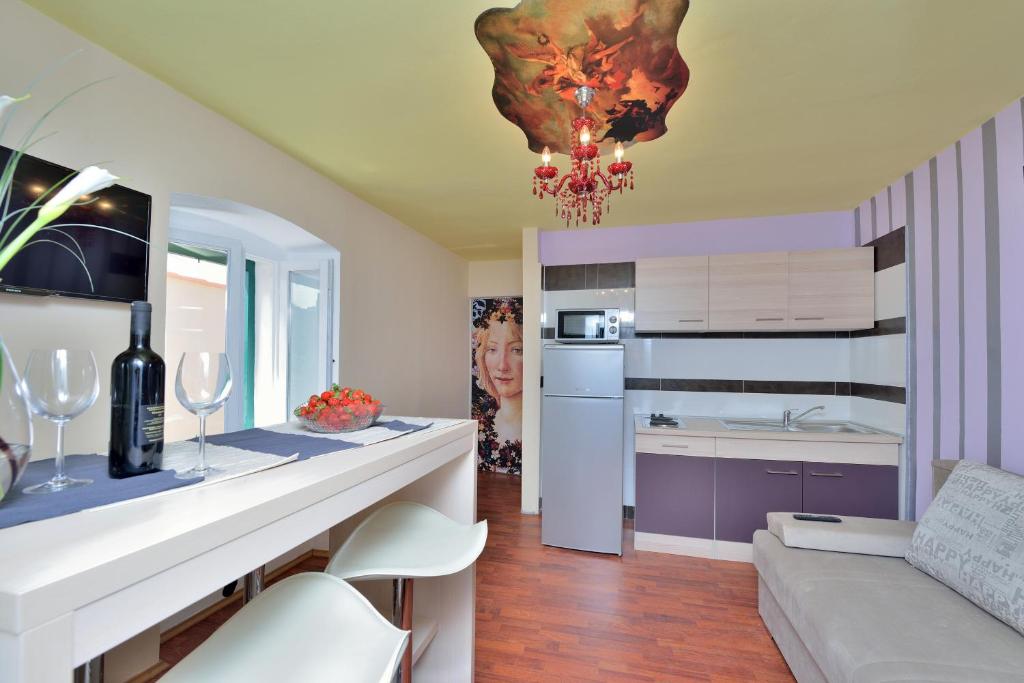 Kuchnia lub aneks kuchenny w obiekcie Apartments Carpe Diem