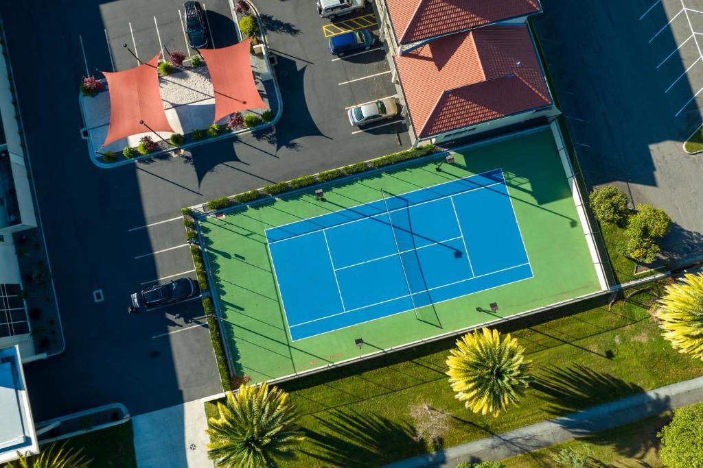 Tenis a/nebo squash v ubytování Regal Palms Resort nebo okolí