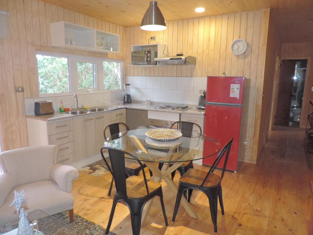 Kuchyň nebo kuchyňský kout v ubytování Cabañas Loft Alto Arrayan Cochamó