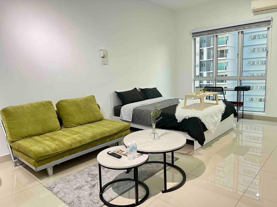 Cozy Studio Galleria Equine Park ,KLIA, MRT, AEON, FOOD STREET, Seri