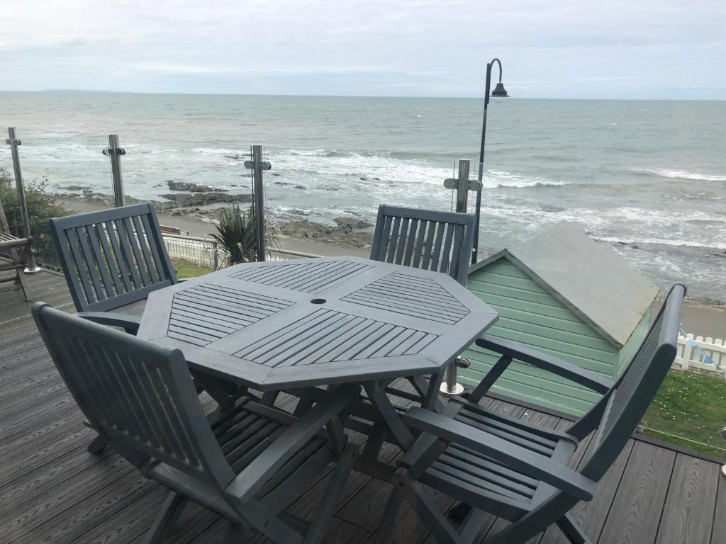 Seafront House 4 Golden Bay Holiday Village, Westward Ho, UK