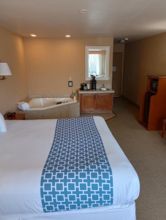 Wingate by Wyndham Mount Vernon - King Suite - Non-Smoking
