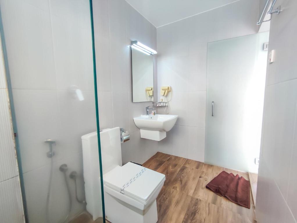 Koupelna v ubytování Hotel Elephant Park - NEW DEAL! Half Off Airport Pickups Available