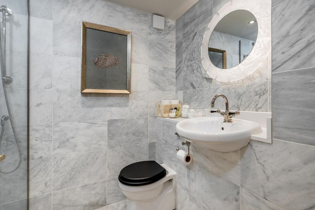 Spacious, Calm One Bedroom - 