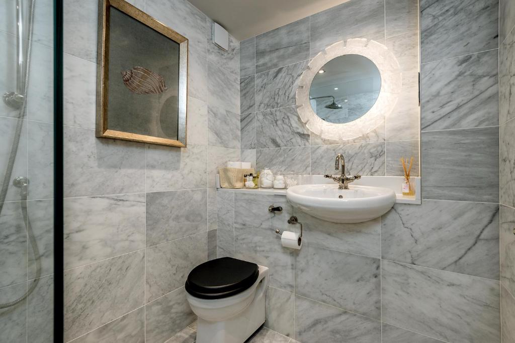Spacious, Calm One Bedroom - Superior Apartment