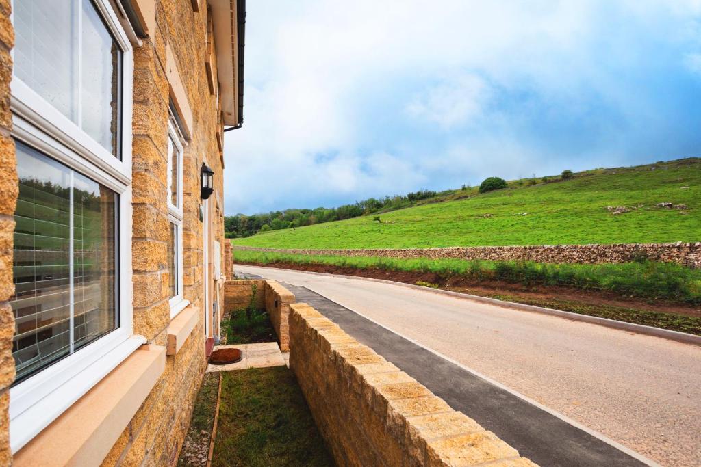 Peak District New Modern Cottage in Buxton, Buxton (updated prices 2024)