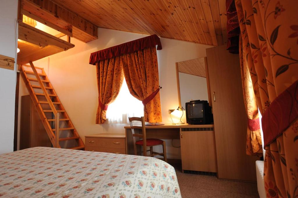 Hotel Petit Tournalin - Family Room