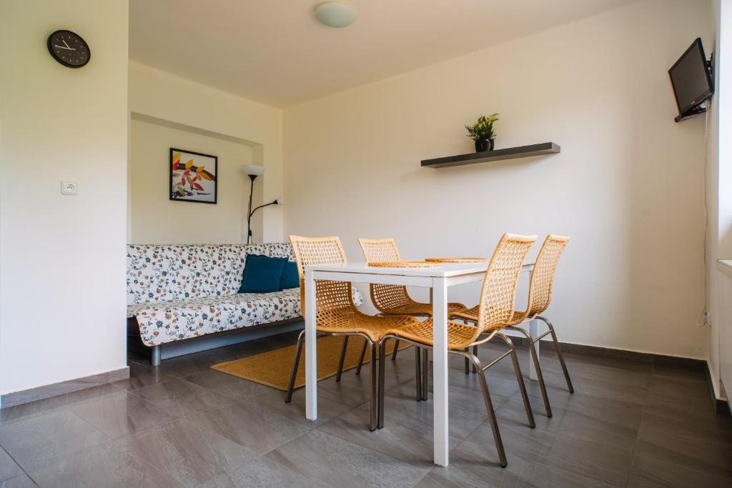 TV a/nebo společenská místnost v ubytování Apartmány Špička - Stříbrnice u sjezdovky