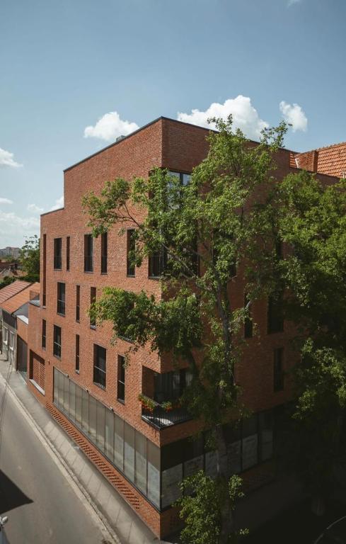 26 Bricks Suites