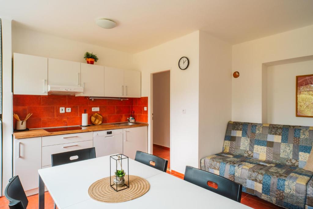 Kuchyň nebo kuchyňský kout v ubytování Apartmány Špička - Stříbrnice u sjezdovky