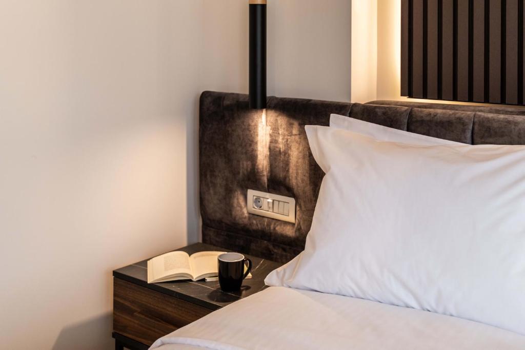 Mirabilis Boutique Hotel by Panel Hospitality - Standard Double Room