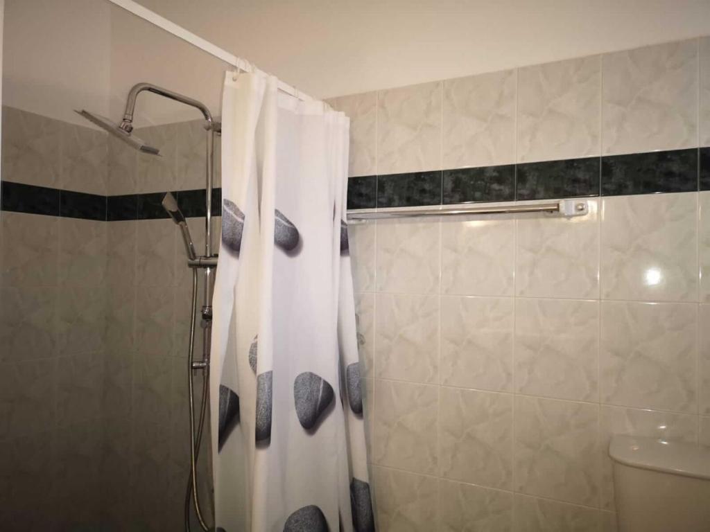 Koupelna v ubytování Apartments Jasu