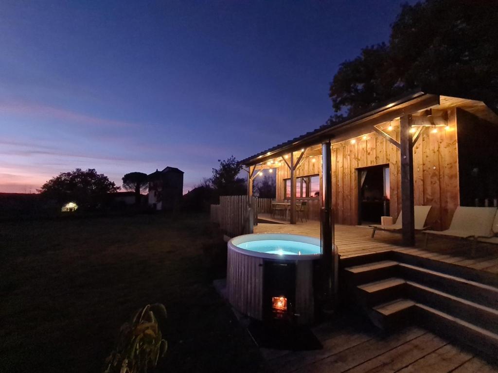 Fotografie z fotogalerie ubytování LES 2 CABANES v destinaci Labastide-Gabausse