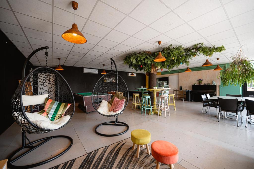 Posezení v ubytování Glamping Kamperland