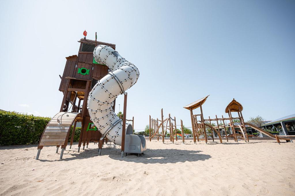Herní místnost nebo prostor pro děti v ubytování Glamping Kamperland
