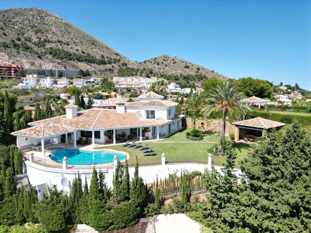 Villas Luxury Villa The View – Pool, Jacuzzi and BBQ en Benalmádena, Andalucía