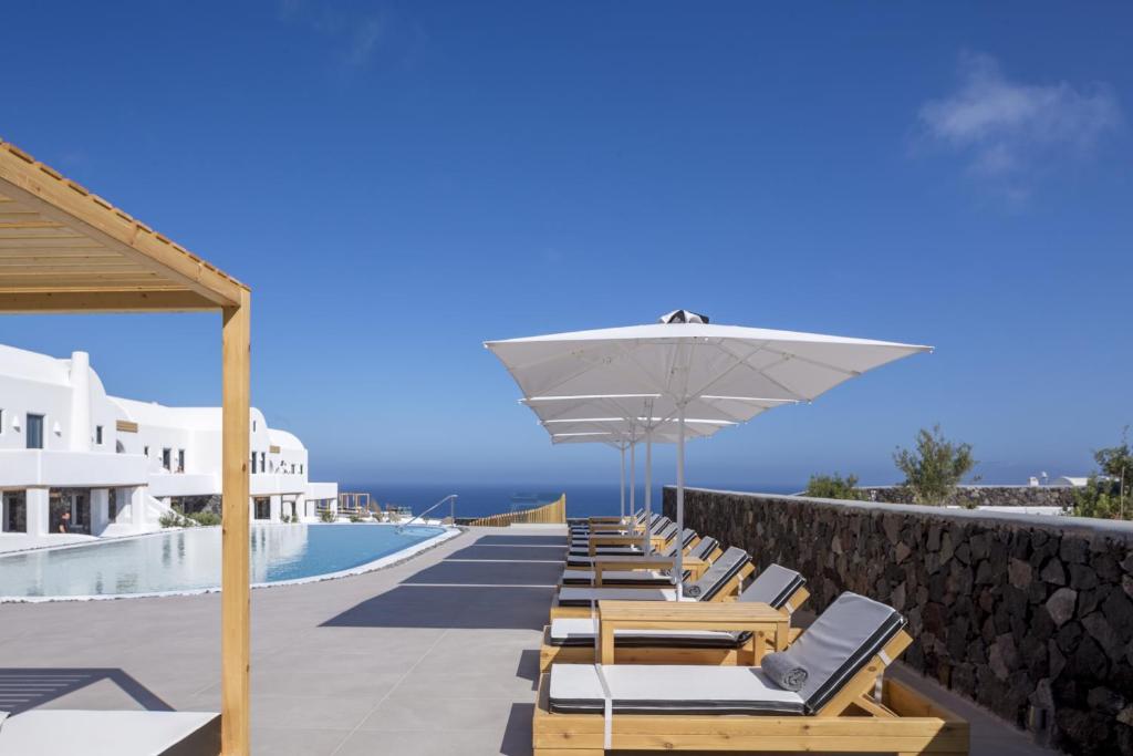 Bazén v ubytování Elea Resort - Adults Only nebo v jeho okolí