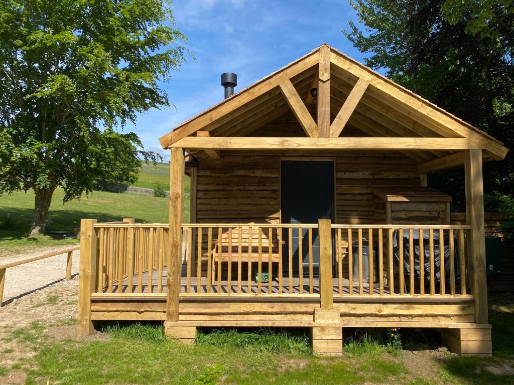 How Stean Rustic Lodges with Hot Tubs, Yorkshire Dales, Harrogate, UK -  Booking.com