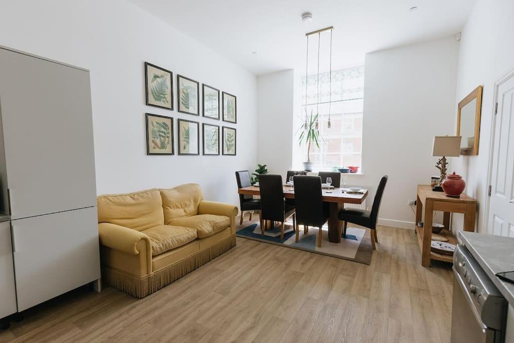 Istumisnurk majutusasutuses BOBBIN ROW - Grade 2 Listed Property with a Beautiful Design with Access to Leeds