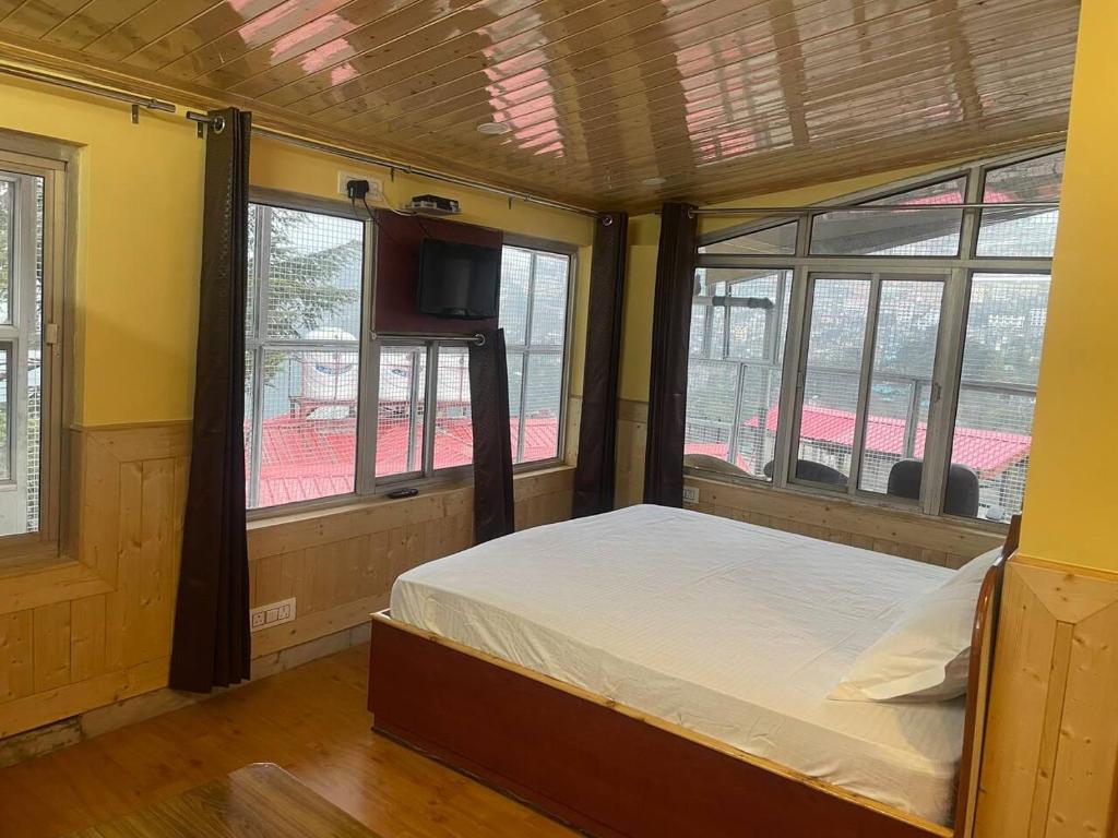 Ảnh trong thư viện ảnh của Silver Cedar BnB Sharma Niwas ở Shimla