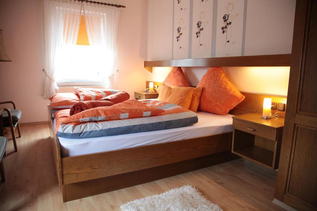 Postel nebo postele na pokoji v ubytování Berleburger Hof
