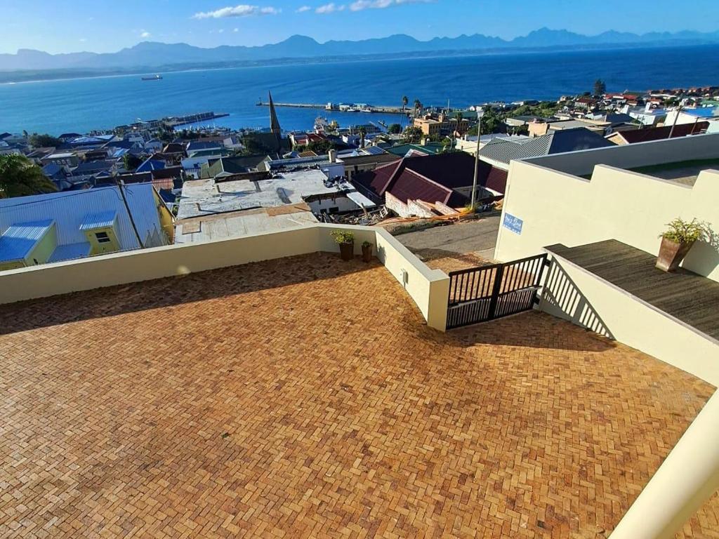 Ana's Place Apartments - Image 14
