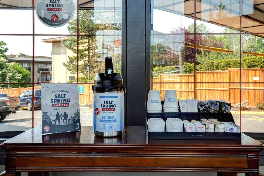 Days Inn by Wyndham Victoria Uptown - Resim 9