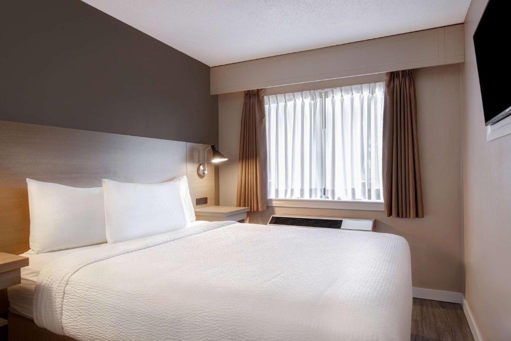 Days Inn by Wyndham Victoria Uptown - Resim 15