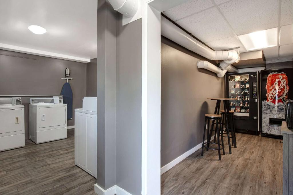 Days Inn by Wyndham Victoria Uptown - Resim 34