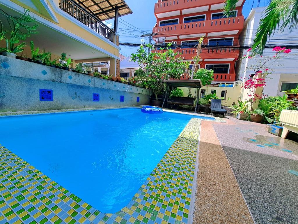Bazén v ubytování Lily Holiday hotel 百合假日酒店 nebo v jeho okolí