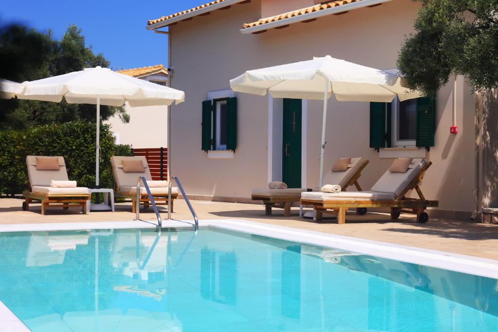 Bazén v ubytování Lefkogea Villas & Apartments nebo v jeho okolí