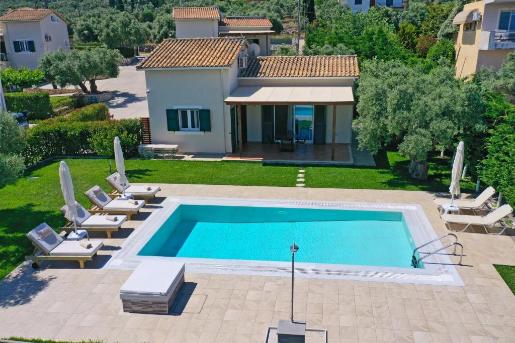 Bazén v ubytování Lefkogea Villas & Apartments nebo v jeho okolí