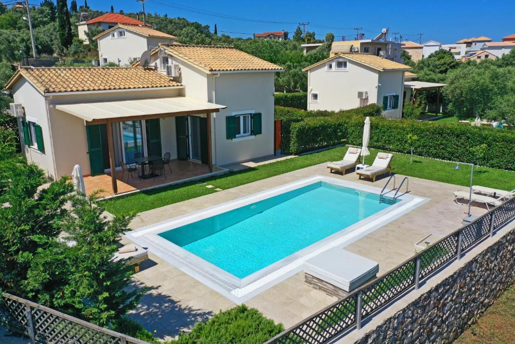 Bazén v ubytování Lefkogea Villas & Apartments nebo v jeho okolí