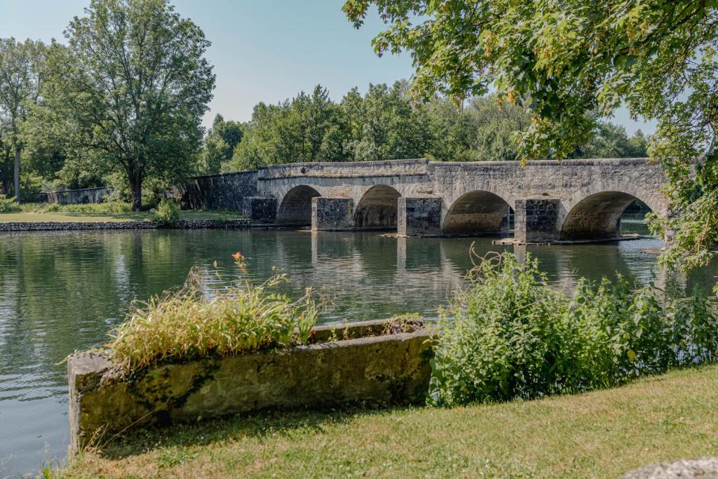 Havre de paix à Grez sur Loing, avec accès direct sur la rivière ! - Housity