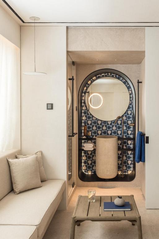 A seating area at Hotel Senia - Onar Hotels Collection
