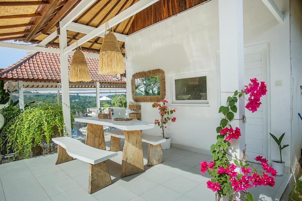 TV a/nebo společenská místnost v ubytování Stardust Villas