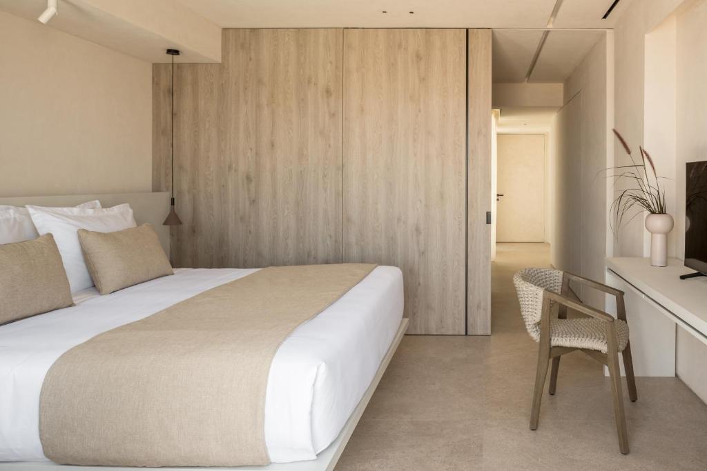 A bed or beds in a room at Hotel Senia - Onar Hotels Collection