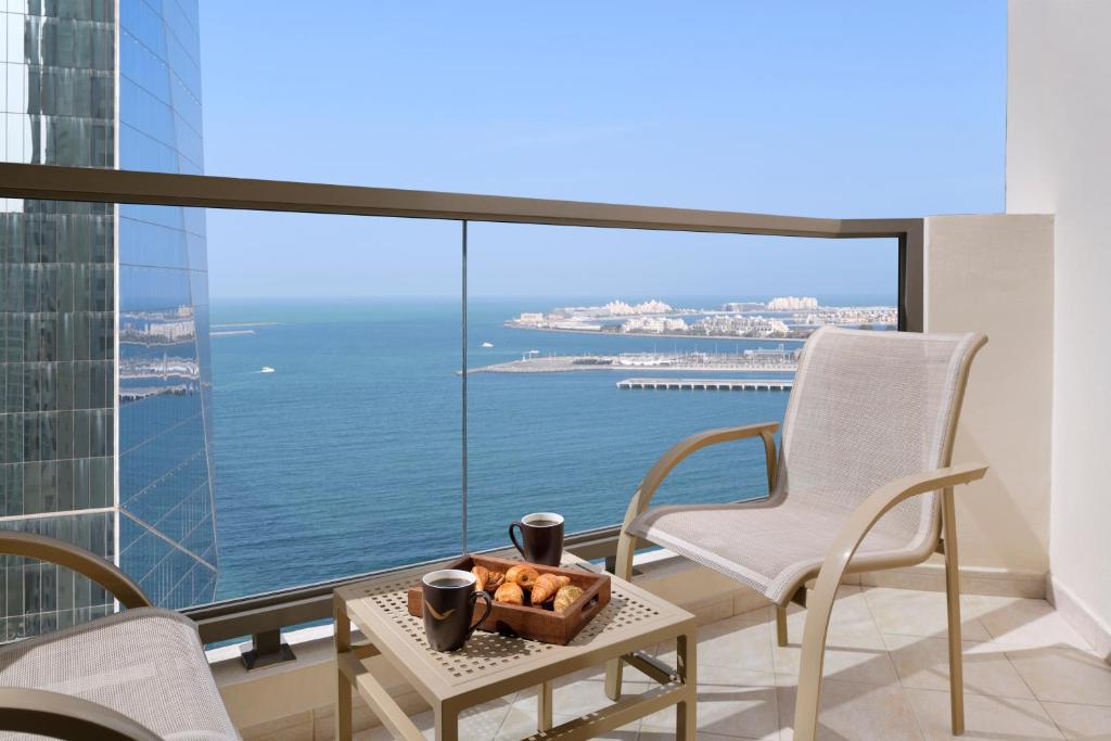 Mövenpick Hotel Jumeirah Beach - Family Suite Partial Sea View With Balcony