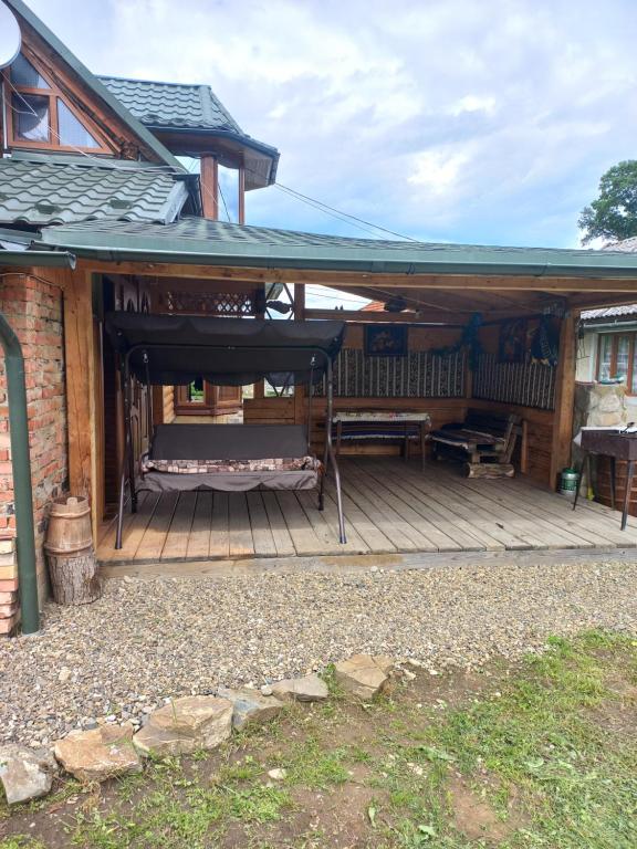 Patio nebo venkovní prostory v ubytování Садиба Федорчуків Гірська хатина