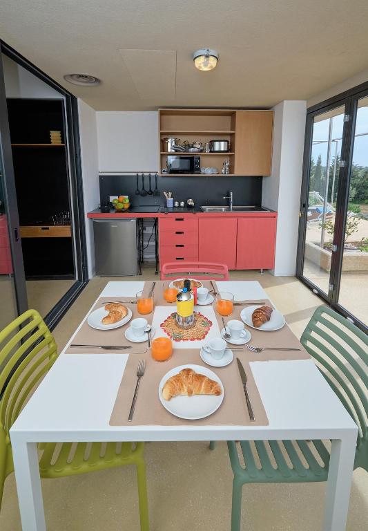 Kuchyň nebo kuchyňský kout v ubytování Petrantica Resort