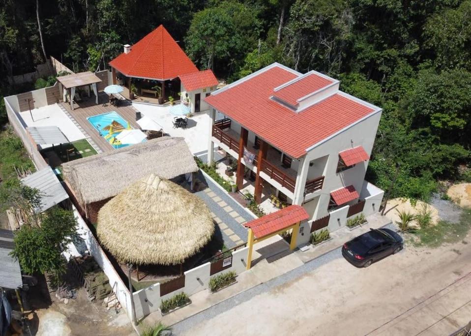 an overhead view of a house with a large yard at Casa em Alter do Chão - Nosso Canto in Santarém