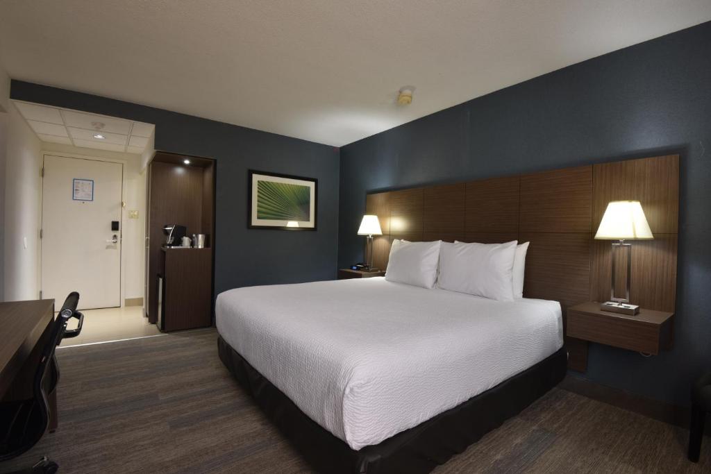 
Premier Room, 1 King Bed
