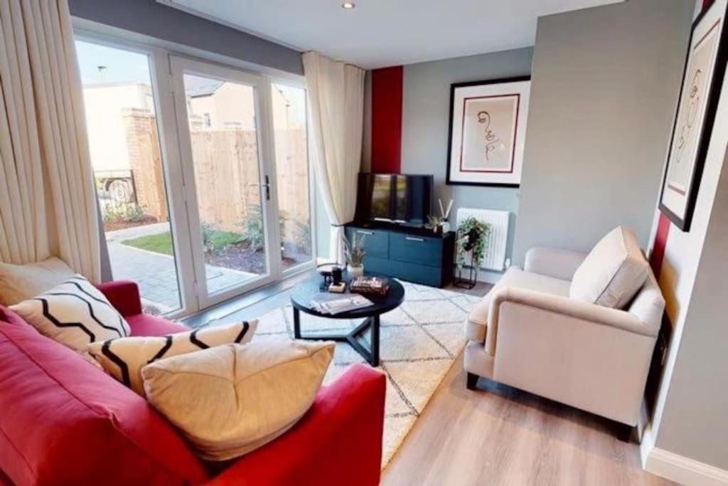 New Build 2 Bedroom Luxury Apartment, Birmingham City Centre, UK