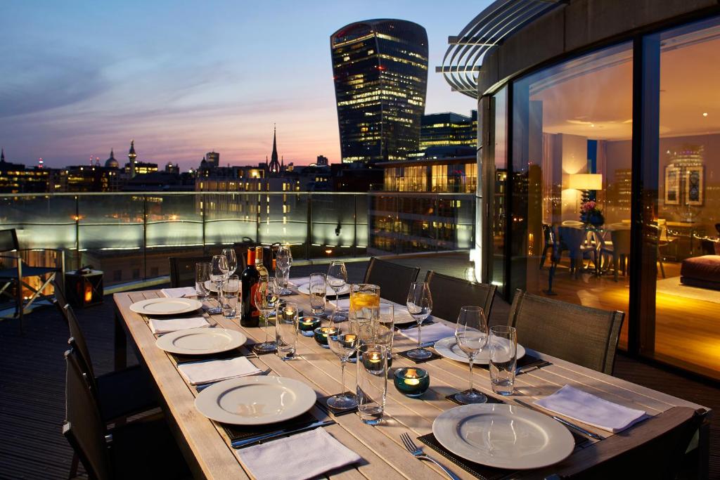 Cheval Three Quays at The Tower of London photo