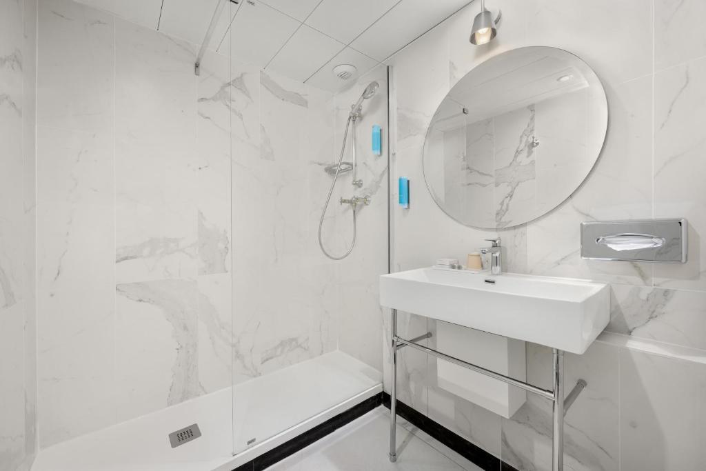 Hôtel le Royal Rive Gauche - Resim 41